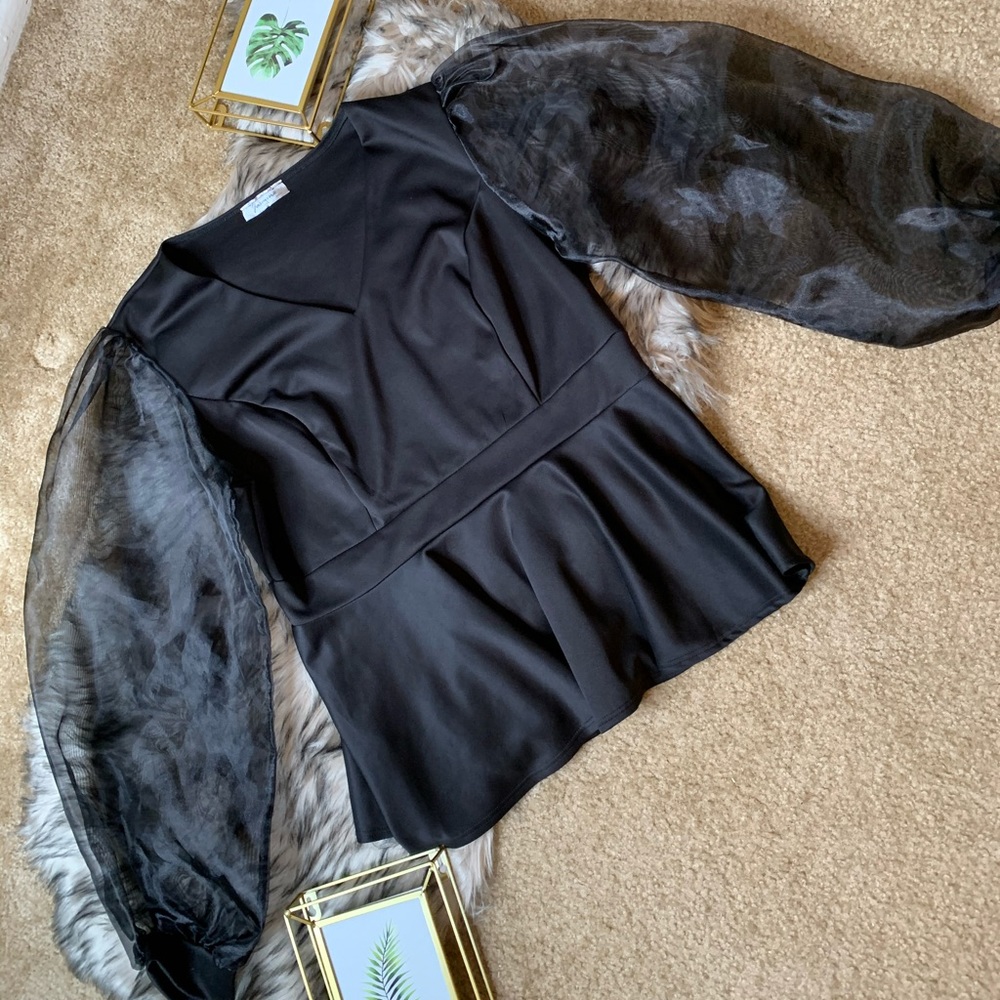 Elegant black long sleeve shirt